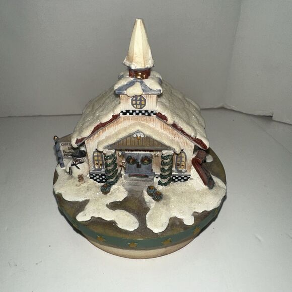 OUR AMERICAN Yankee Candle - WINTER CHURCH CANDLE TOPPER - Picture 1 of 10